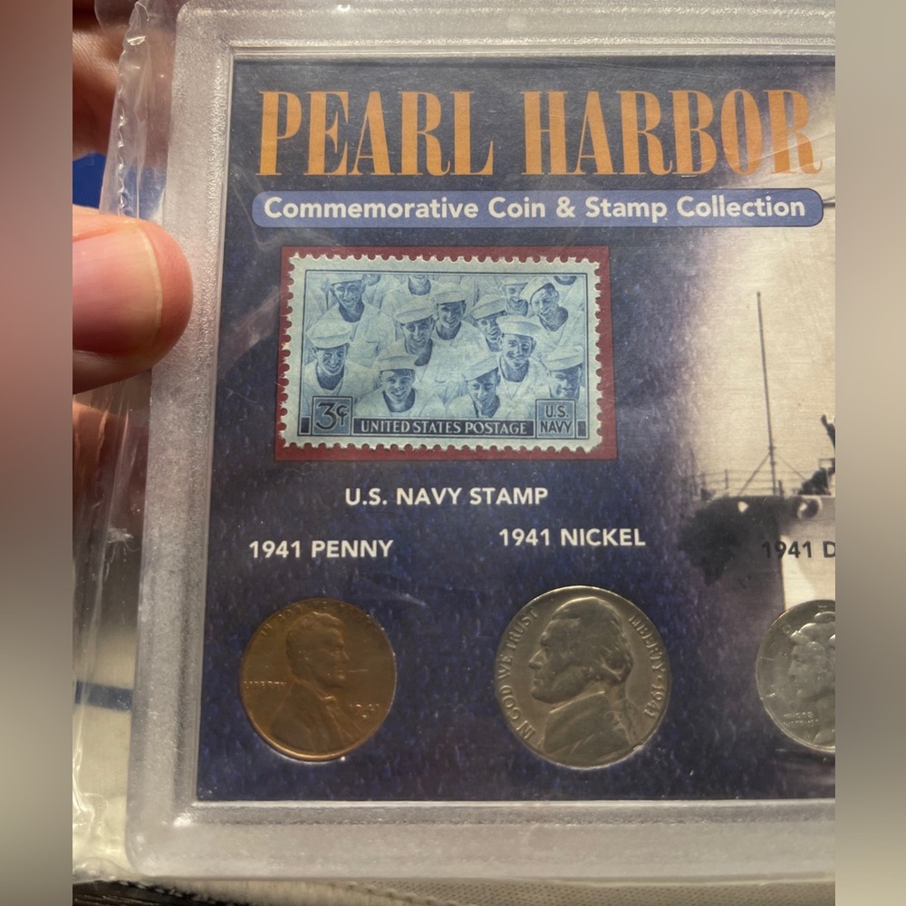 NEW 1941 Pearl Harbor Commemorative Coin & Stamp Collection, Navy Stamp, 4 Coins - Picture 2 of 5